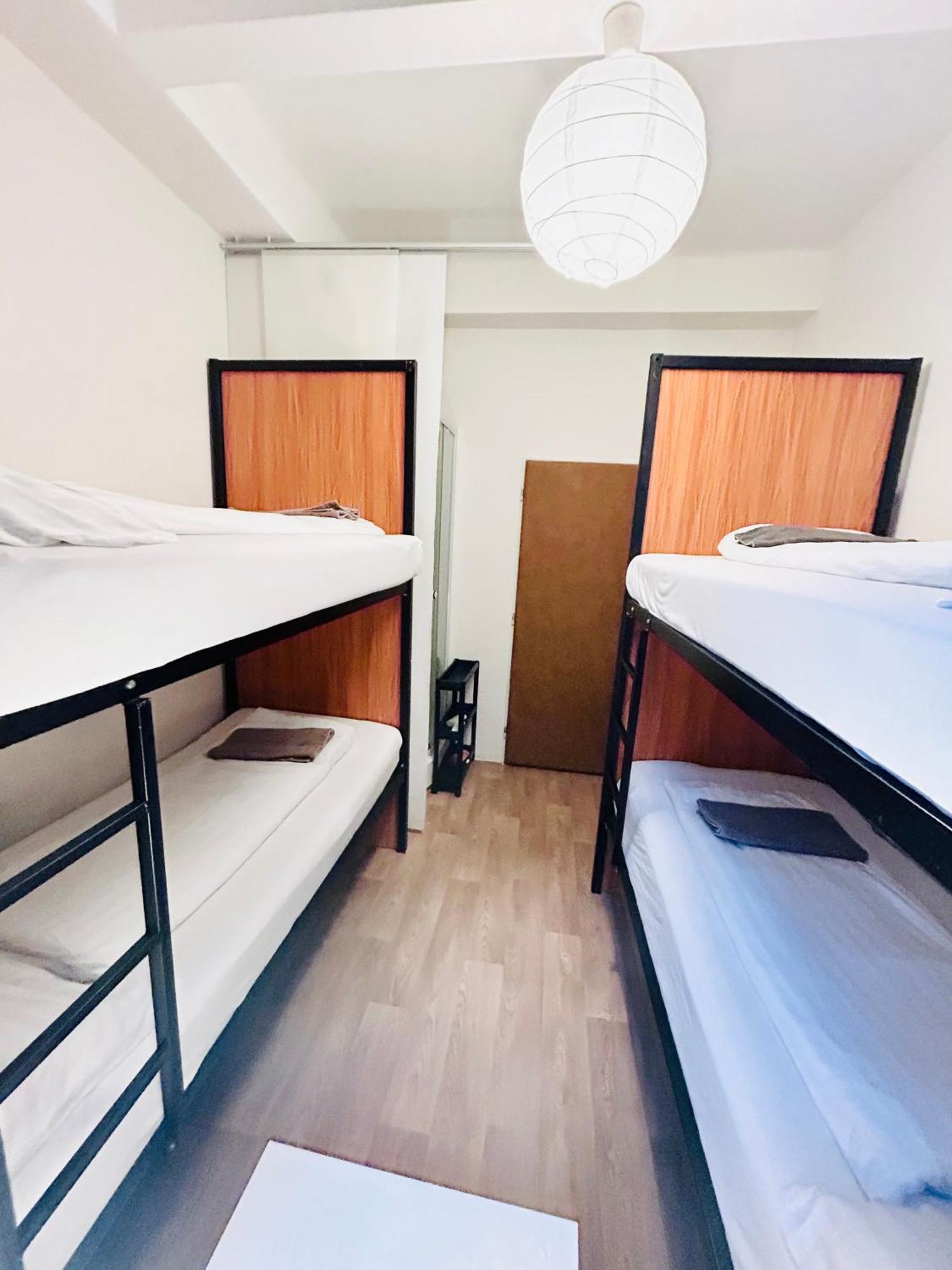 Happy Hostel In Centrum Прага Екстер'єр фото